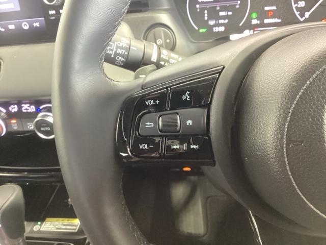 ヴェゼル ｅ：ＨＥＶＺ　ＨＳＥＮＳＩＮＧ新車保証試乗車ナビＥＴＣ　衝突回避支援ブレーキ機能　パノラミックビューモニター　スマキ　Ｐトランク　フルオートエアコン　エアバッグ　両席エアバック　Ｒカメ　記録簿付　パワーウィンドウ（9枚目）
