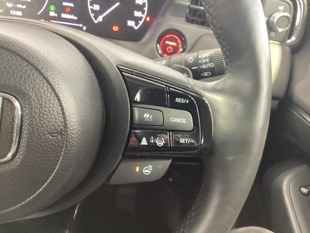 ヴェゼル ｅ：ＨＥＶＺ　ＨＳＥＮＳＩＮＧ新車保証試乗車ナビＥＴＣ　衝突回避支援ブレーキ機能　パノラミックビューモニター　スマキ　Ｐトランク　フルオートエアコン　エアバッグ　両席エアバック　Ｒカメ　記録簿付　パワーウィンドウ（10枚目）
