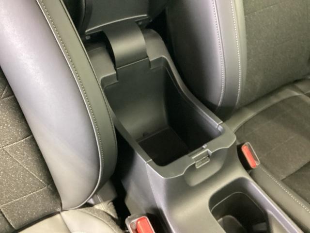 ヴェゼル ｅ：ＨＥＶＺ　ＨＳＥＮＳＩＮＧ新車保証試乗車ナビＥＴＣ　衝突回避支援ブレーキ機能　パノラミックビューモニター　スマキ　Ｐトランク　フルオートエアコン　エアバッグ　両席エアバック　Ｒカメ　記録簿付　パワーウィンドウ（29枚目）