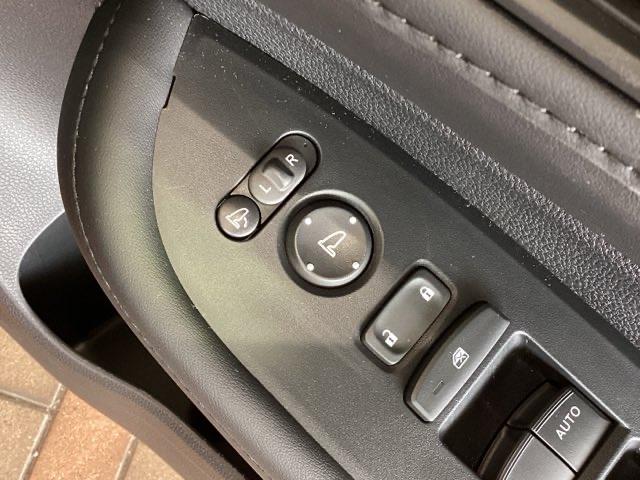 WR-V Zブラックスタイル HSENSING新車保証試乗車ナビRカメラ LEDヘッドランプ フルセグTV 盗難防止システム 衝突被害軽減システム スマートキー USB(15枚目)
