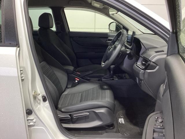 ＷＲ－Ｖ Ｚブラックスタイル　Ｈ　ＳＥＮＳＩＮＧ　新車保証　試乗車　ワンオ－ナ－　ナビＬＸＭ－２４５ＶＦＥｉ　ＴＶ　Ｒカメラ　ＢＴオ－ディオ　ドラレコ　ＥＴＣ　ＬＥＤライト　ＶＳＡ　クルコン　アルミ　スマ－トキ－　スペアキ－ＡＡＣ（17枚目）