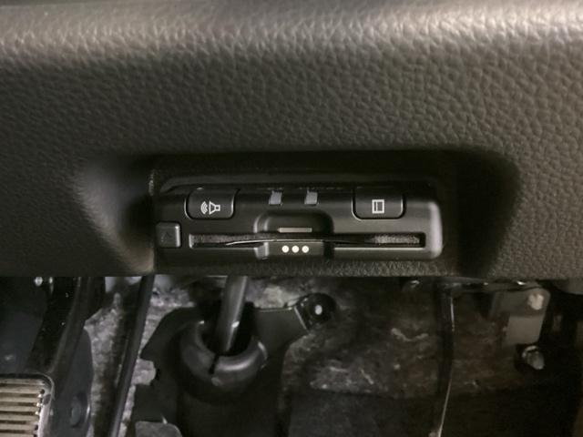 いまや快適なカーライフに欠かせないETCが付いています。