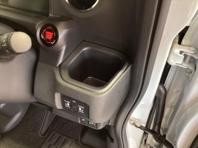 N-BOXカスタム コーディネートスタイル H SENSING 2ト-ン 新車保証 試乗車 ワンオ-ナ- ナビVXM-215ZFEi TV Rカメラ BTオ-ディオ ドラレコ シ-トヒ-タ- ETC LEDライト 両側電動ドア VSA クルコン(29枚目)