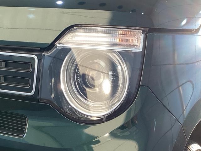 ＬＥＤヘッドライトは、点灯の瞬間から最大光量を発揮し、突然暗くなるトンネルなどでの安定感を高めます。