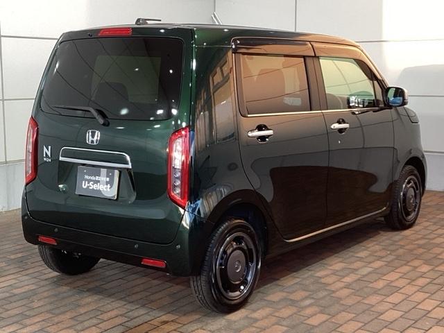 専門業者にて内外装のクリーニングを実施しております！