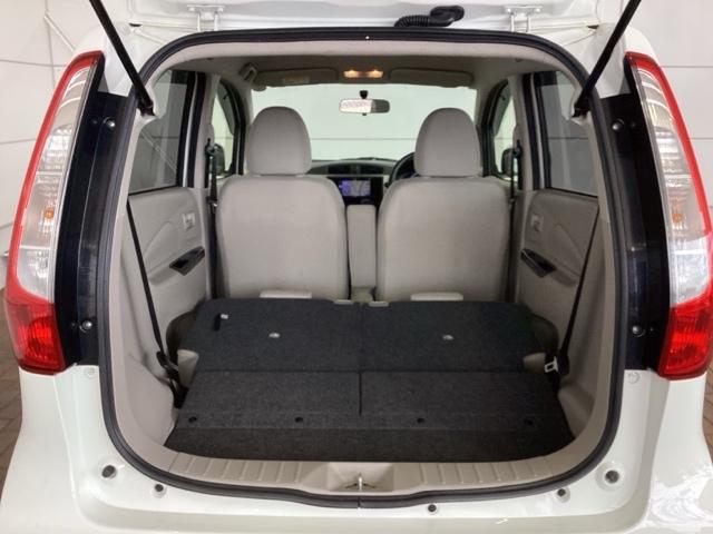 リアシートを倒すと、ラゲッジスペースを広くお使いいただけます！