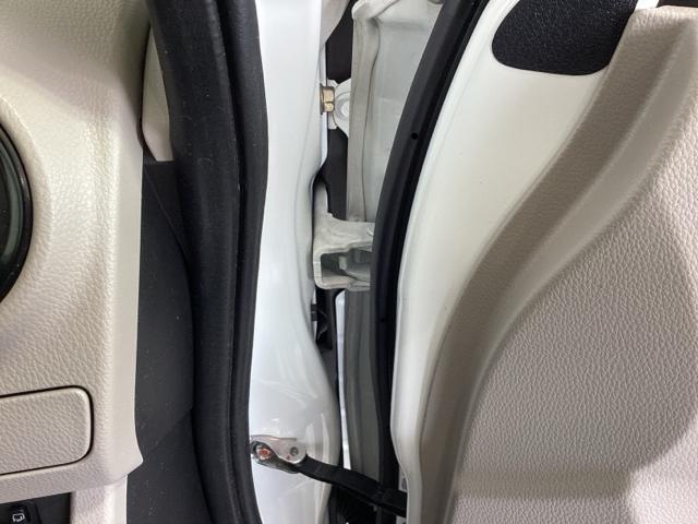 専門業者にて内外装のクリーニングを実施しております！