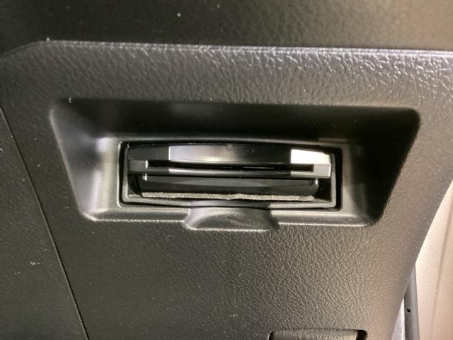 ヴィッツ Ｆ　１年保証　ワンオ－ナ－　音楽機器接続　ＥＴＣ　横滑り防止　キ－レス　整備記録簿　スペアキ－　ドアバイザ－　Ｗエアバッグ　エアコン　ワンオーナー　デュアルエアバック　エアバック付　ＡＢＳ付き　ＵＳＢ接続（7枚目）