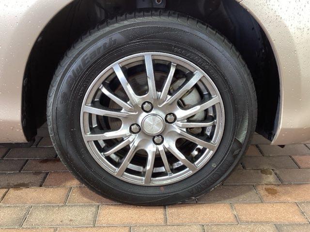 ヴィッツ Ｆ　１年保証　ワンオ－ナ－　音楽機器接続　ＥＴＣ　横滑り防止　キ－レス　整備記録簿　スペアキ－　ドアバイザ－　Ｗエアバッグ　エアコン　ワンオーナー　デュアルエアバック　エアバック付　ＡＢＳ付き　ＵＳＢ接続（11枚目）