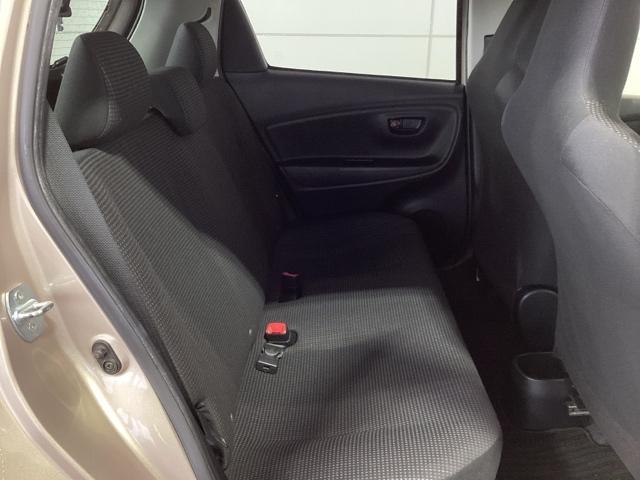 ヴィッツ Ｆ　１年保証　ワンオ－ナ－　音楽機器接続　ＥＴＣ　横滑り防止　キ－レス　整備記録簿　スペアキ－　ドアバイザ－　Ｗエアバッグ　エアコン　ワンオーナー　デュアルエアバック　エアバック付　ＡＢＳ付き　ＵＳＢ接続（14枚目）