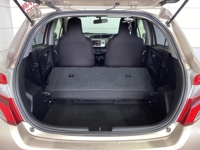 ヴィッツ Ｆ　１年保証　ワンオ－ナ－　音楽機器接続　ＥＴＣ　横滑り防止　キ－レス　整備記録簿　スペアキ－　ドアバイザ－　Ｗエアバッグ　エアコン　ワンオーナー　デュアルエアバック　エアバック付　ＡＢＳ付き　ＵＳＢ接続（16枚目）