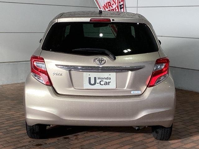 ヴィッツ Ｆ　１年保証　ワンオ－ナ－　音楽機器接続　ＥＴＣ　横滑り防止　キ－レス　整備記録簿　スペアキ－　ドアバイザ－　Ｗエアバッグ　エアコン　ワンオーナー　デュアルエアバック　エアバック付　ＡＢＳ付き　ＵＳＢ接続（19枚目）