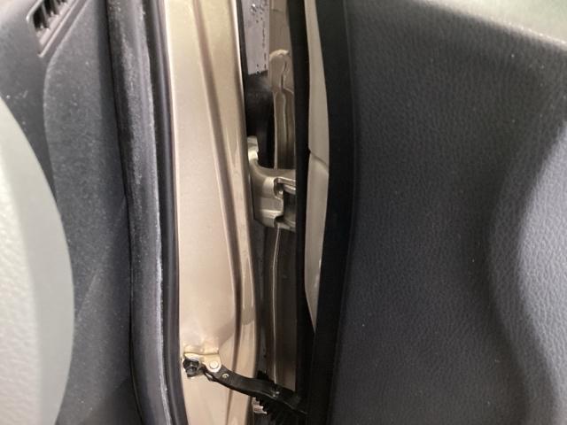 ヴィッツ Ｆ　１年保証　ワンオ－ナ－　音楽機器接続　ＥＴＣ　横滑り防止　キ－レス　整備記録簿　スペアキ－　ドアバイザ－　Ｗエアバッグ　エアコン　ワンオーナー　デュアルエアバック　エアバック付　ＡＢＳ付き　ＵＳＢ接続（28枚目）