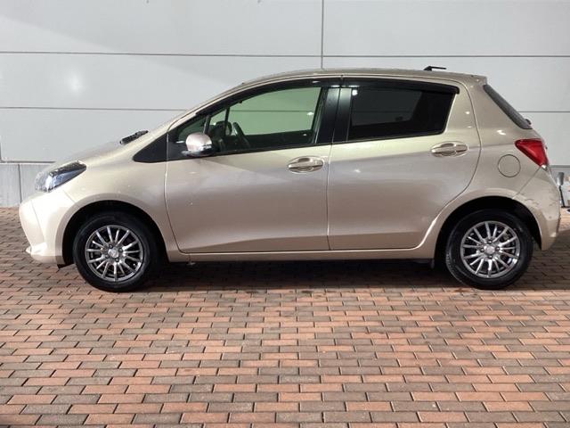 ヴィッツ Ｆ　１年保証　ワンオ－ナ－　音楽機器接続　ＥＴＣ　横滑り防止　キ－レス　整備記録簿　スペアキ－　ドアバイザ－　Ｗエアバッグ　エアコン　ワンオーナー　デュアルエアバック　エアバック付　ＡＢＳ付き　ＵＳＢ接続（41枚目）