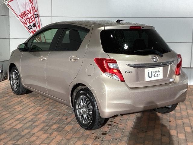 ヴィッツ Ｆ　１年保証　ワンオ－ナ－　音楽機器接続　ＥＴＣ　横滑り防止　キ－レス　整備記録簿　スペアキ－　ドアバイザ－　Ｗエアバッグ　エアコン　ワンオーナー　デュアルエアバック　エアバック付　ＡＢＳ付き　ＵＳＢ接続（50枚目）