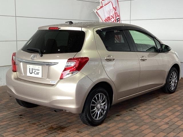 ヴィッツ Ｆ　１年保証　ワンオ－ナ－　音楽機器接続　ＥＴＣ　横滑り防止　キ－レス　整備記録簿　スペアキ－　ドアバイザ－　Ｗエアバッグ　エアコン　ワンオーナー　デュアルエアバック　エアバック付　ＡＢＳ付き　ＵＳＢ接続（52枚目）