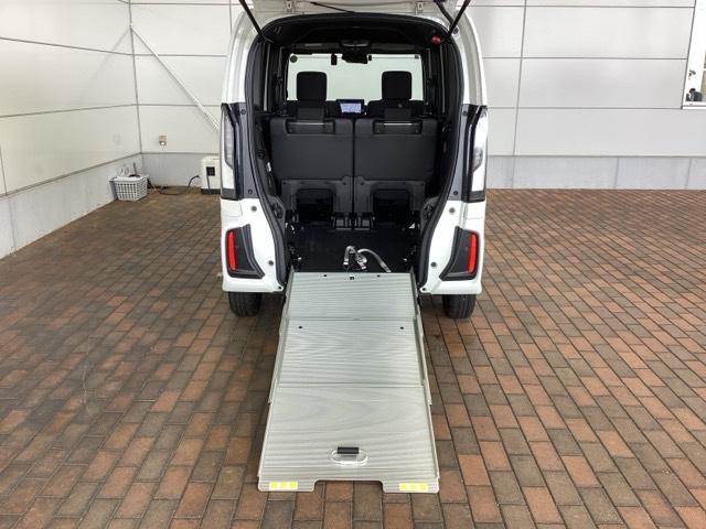 N-BOXカスタム スロープ H SENSING 福祉車両 新車保証 試乗車 ワンオ-ナ- ナビLXU-242NBi TV Rカメラ CD録音 BTオ-ディオ DVD シ-トヒ-タ- ETC LEDライト 両側電動ドア VSA(12枚目)