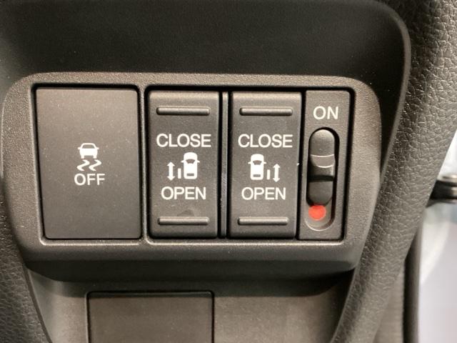 フリード クロスター　Ｈ　ＳＥＮＳＩＮＧ　最長５年保証　ワンオ－ナ－　ナビＬＸＭ－２４５ＺＦＥｉ　ＴＶ　Ｒカメラ　ＢＴオ－ディオ　ＥＴＣ　ＬＥＤライト　両側電動ドア　ＶＳＡ　クルコン　アルミ　スマ－トキ－　スペアキ－ＡＡＣ（13枚目）