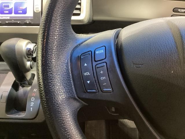 フリードスパイク Gジャストセレクション+ タバコ臭有り 1年保証 ワンオ-ナ- ナビVXM-145VSi TV Rカメラ BTオ-ディオ DVD ETC HID VSA キ-レス 整備記録簿 AAC スペアキ- ドアバイザ- Wエアバッグ(9枚目)