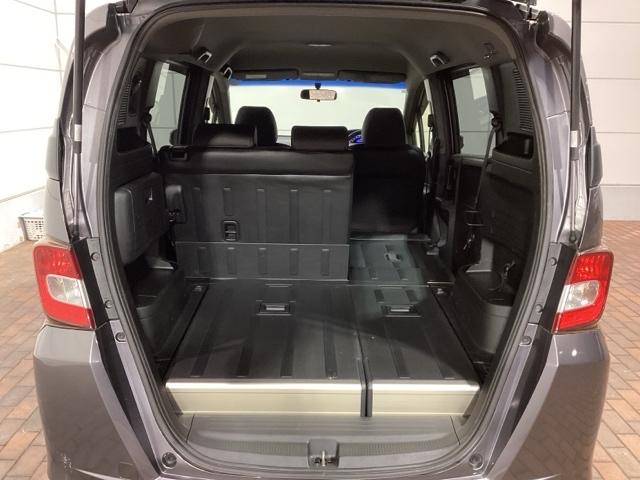 フリードスパイク Gジャストセレクション+ タバコ臭有り 1年保証 ワンオ-ナ- ナビVXM-145VSi TV Rカメラ BTオ-ディオ DVD ETC HID VSA キ-レス 整備記録簿 AAC スペアキ- ドアバイザ- Wエアバッグ(33枚目)