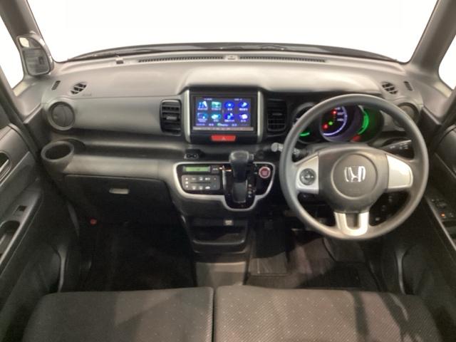 �g���₷�����C�A�E�g�̃_�b�V���{�[�h���ӂł��B�I�[�g�G�A�R���⏬������ȂǊ��������������ڂł��B