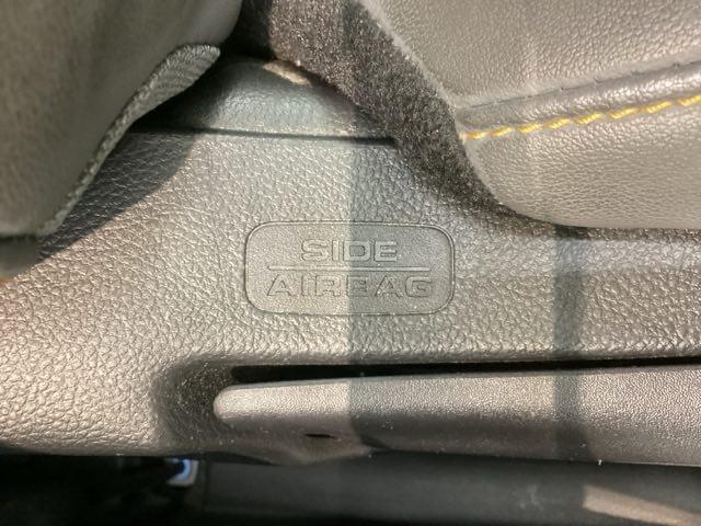 フィット ｅ：ＨＥＶＲＳ　Ｈ　ＳＥＮＳＩＮＧ　最長５年保証　ワンオ－ナ－　純正ナビ　ＴＶ　Ｒカメラ　ＢＴオ－ディオ　ＥＴＣ　ＬＥＤライト　ＶＳＡ　クルコン　アルミ　スマ－トキ－　盗難防止装置　整備記録簿　ＡＡＣ　スペアキ－（25枚目）