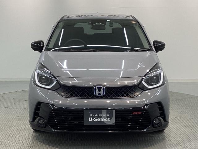 フィット ｅ：ＨＥＶＲＳ　Ｈ　ＳＥＮＳＩＮＧ　最長５年保証　ワンオ－ナ－　純正ナビ　ＴＶ　Ｒカメラ　ＢＴオ－ディオ　ＥＴＣ　ＬＥＤライト　ＶＳＡ　クルコン　アルミ　スマ－トキ－　盗難防止装置　整備記録簿　ＡＡＣ　スペアキ－（52枚目）