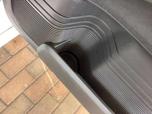 ���Ǝ҂ɂē��O���̃N���[�j���O�����{���Ă���܂��I