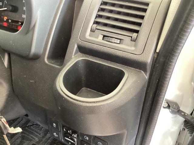 タウンエースバン ＧＬ　最長５年保証　ナビ　ＴＶ　Ｒカメラ　衝突軽減Ｂ　ドラレコ　ＥＴＣ　横滑り防止　キ－レス　スペアキ－　ドアバイザ－　Ｗエアバッグ　エアコン　切替４ＷＤ　フルセグ　助手席エアバック　ＡＢＳ　ワイヤレスキー（24枚目）