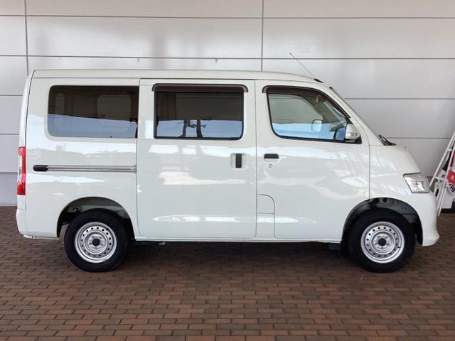 タウンエースバン ＧＬ　最長５年保証　ナビ　ＴＶ　Ｒカメラ　衝突軽減Ｂ　ドラレコ　ＥＴＣ　横滑り防止　キ－レス　スペアキ－　ドアバイザ－　Ｗエアバッグ　エアコン　切替４ＷＤ　フルセグ　助手席エアバック　ＡＢＳ　ワイヤレスキー（49枚目）