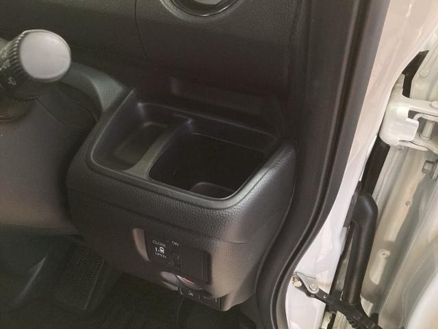 ���Ǝ҂ɂē��O���̃N���[�j���O�����{���Ă���܂��I