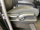 シートハイトアジャスターが付いているので運転姿勢を調整するのに便利ですね。身長に合ったシートポジションは安全運転や疲労軽減にもつながります。