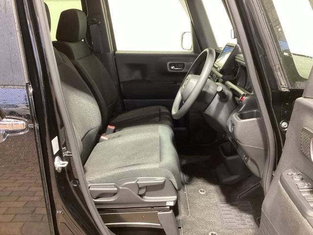 シートは厚めのクッションですのでゆったり座れますよ。