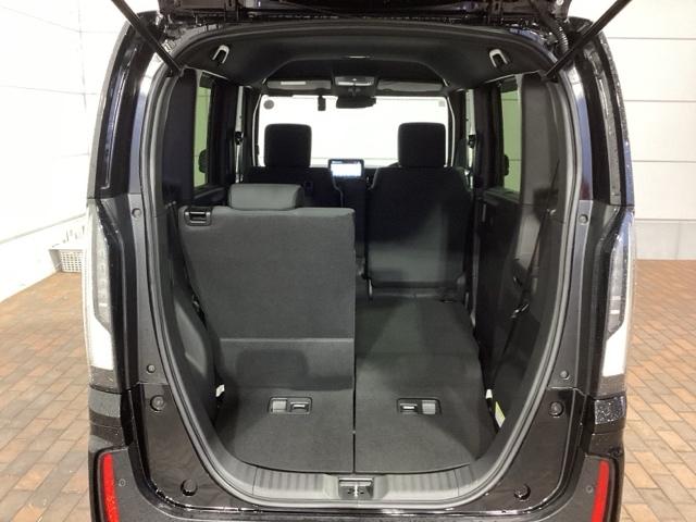 専門業者にて内外装のクリーニングを実施しております！