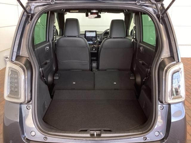 リアシートを倒すと、ラゲッジスペースを広くお使いいただけます！