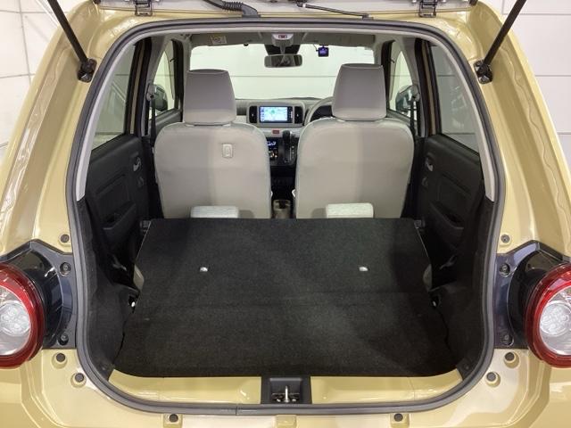 リアシートを倒すと、ラゲッジスペースを広くお使いいただけます！