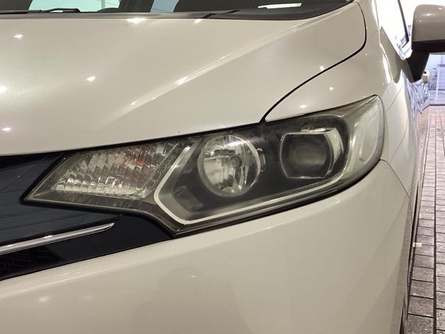 ＬＥＤヘッドライトは、点灯の瞬間から最大光量を発揮し、突然暗くなるトンネルなどでの安定感を高めます。