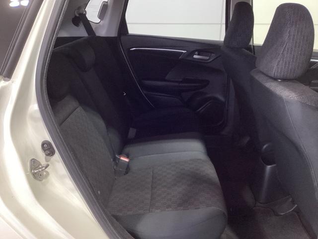 ゆったり座れるリヤシート！足元が広々としていて、乗り心地も良いです！