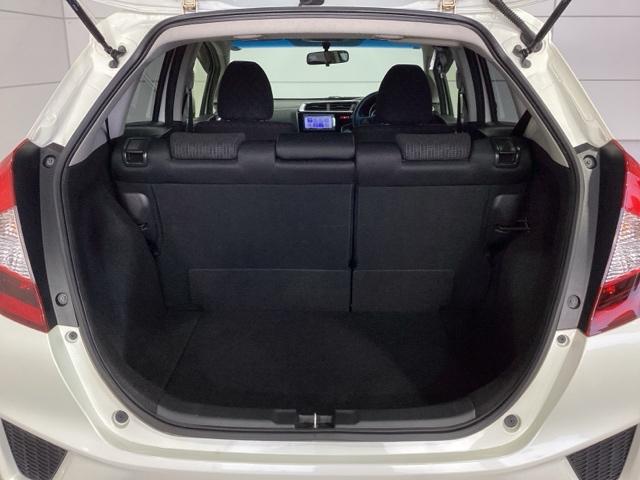 専門業者にて内外装のクリーニングを実施しております！