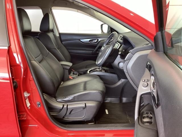 エクストレイル ２０Ｘエマージェンシーブレーキパッケージ　１年保証　ナビ　ＴＶ　Ｒカメラ　ＣＤ録音　ＢＴオ－ディオ　ＤＶＤ　衝突軽減Ｂ　ドラレコ　ＥＴＣ　ＬＥＤライト　横滑り防止　シ－トヒ－タ－　アルミ　スマ－トキ－　整備記録簿　ＡＡＣ　スペアキ－　ＡＢＳ（17枚目）