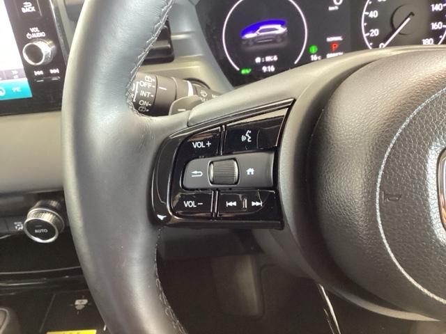 ヴェゼル ｅ：ＨＥＶＺ　デモカー　最長５年保証　ワンオ－ナ－　純正ナビ　ＴＶ　Ｒカメラ　ＢＴオ－ディオ　ＥＴＣ　ＬＥＤライト　ＶＳＡ　シ－トヒ－タ－　クルコン　アルミ　スマ－トキ－　盗難防止装置　整備記録簿　ＡＡＣ（9枚目）