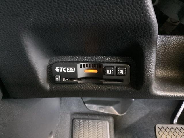 ヴェゼル ｅ：ＨＥＶＺ　デモカー　最長５年保証　ワンオ－ナ－　純正ナビ　ＴＶ　Ｒカメラ　ＢＴオ－ディオ　ＥＴＣ　ＬＥＤライト　ＶＳＡ　シ－トヒ－タ－　クルコン　アルミ　スマ－トキ－　盗難防止装置　整備記録簿　ＡＡＣ（12枚目）