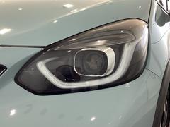 ＬＥＤヘッドライトは、点灯の瞬間から最大光量を発揮し、突然暗くなるトンネルなどでの安定感を高めます。 7