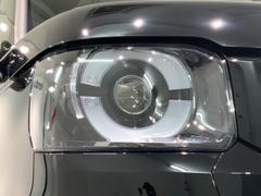 ＬＥＤヘッドライトは、点灯の瞬間から最大光量を発揮し、突然暗くなるトンネルなどでの安定感を高めます。 7
