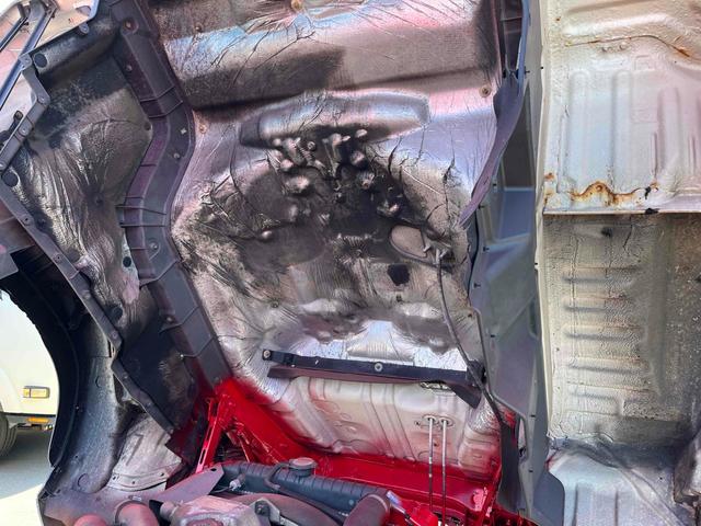 ヒノレンジャー 　４段クレーン　ラジコン　フジタボディー　ＬＳ－Ｓ　積載車　Ｊ０８Ｃ　２６０馬力　リターダー　５．８ｍボディ　サイドアオリ開閉　サイドステンレスバンパー　ｎｅｗ赤シャーシ　　ライトスーパーローダー（68枚目）