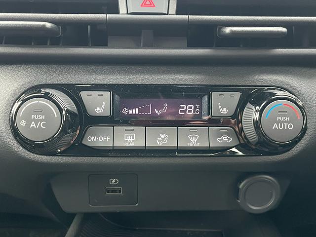 ノート Ｘ　ＦＯＵＲ　純正９インチナビ／デジタルインナーミラー／ＥＴＣ／フルセグＴＶ／ドラレコ／ステアリングヒーター／シートヒーター（8枚目）