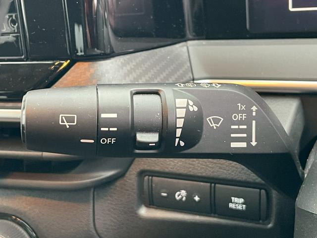 ノート Ｘ　ＦＯＵＲ　純正９インチナビ／デジタルインナーミラー／ＥＴＣ／フルセグＴＶ／ドラレコ／ステアリングヒーター／シートヒーター（15枚目）