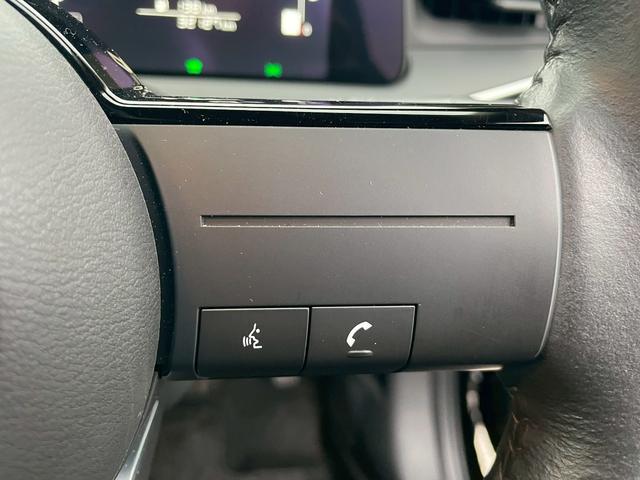 ノート Ｘ　ＦＯＵＲ　純正９インチナビ／デジタルインナーミラー／ＥＴＣ／フルセグＴＶ／ドラレコ／ステアリングヒーター／シートヒーター（18枚目）