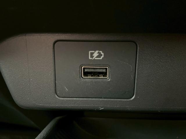 ノート Ｘ　ＦＯＵＲ　純正９インチナビ／デジタルインナーミラー／ＥＴＣ／フルセグＴＶ／ドラレコ／ステアリングヒーター／シートヒーター（20枚目）