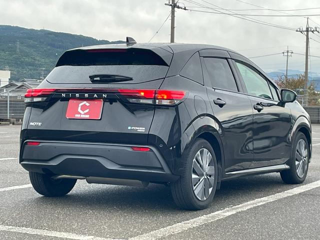 ノート Ｘ　ＦＯＵＲ　純正９インチナビ／デジタルインナーミラー／ＥＴＣ／フルセグＴＶ／ドラレコ／ステアリングヒーター／シートヒーター（24枚目）